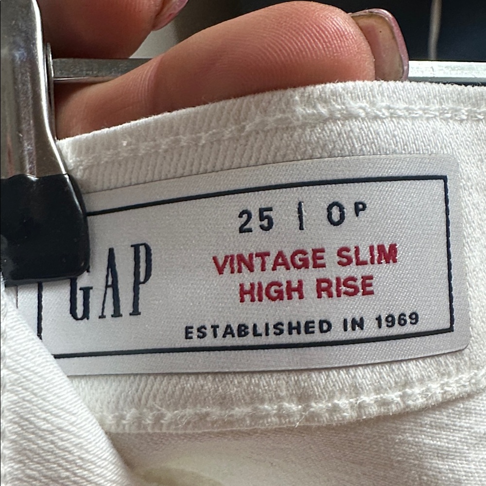 NWT Gap White Vintage Slim High Rise Stretch Jeans. Size 25. - Picture 3 of 6